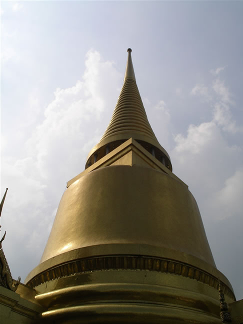 images/Grand_Palace_Phra_Siratana_Chedi_5.jpg