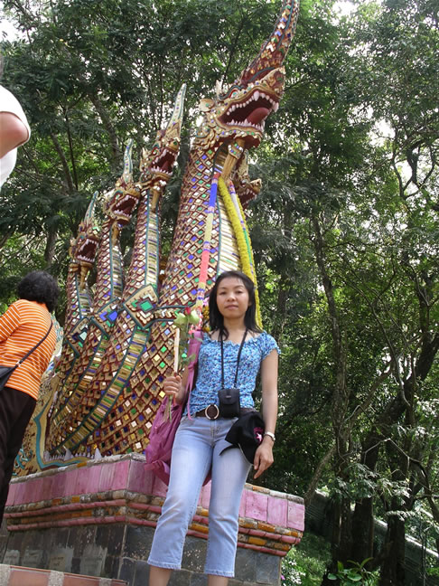 images/Doi-Suthep-Entrance-Sissy-2.jpg
