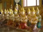 Phanamyon-inside-grd-level-Buddas.jpg (86kb)