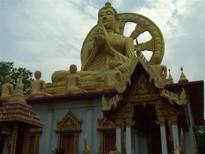 images/Phu-Dan-Tae-Temple-2.jpg