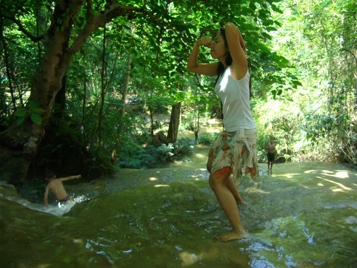 images/Sri-Sang-Wan-Waterfall-Park-Sissy-diving.jpg